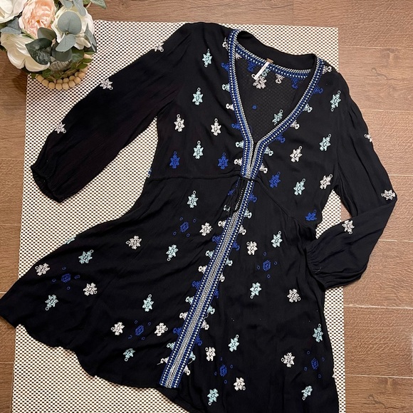 Free People Star Gazer Embroidered Peasant Mini Black Dress Size Small - Picture 3 of 9
